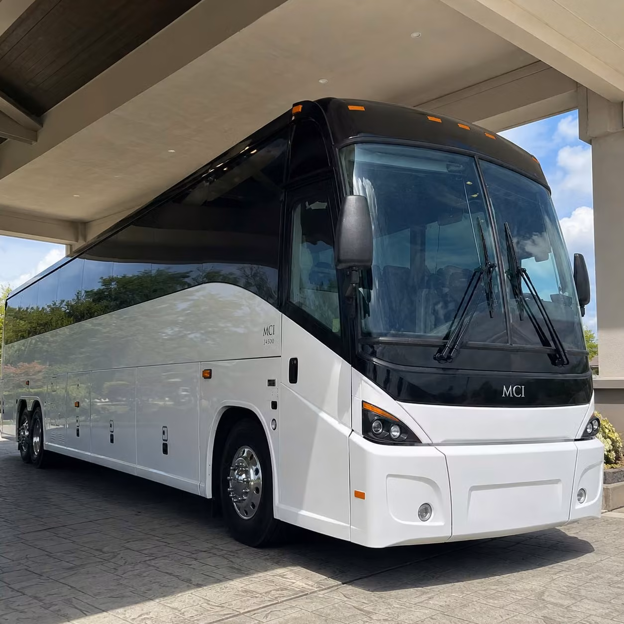bus rentals for pentagon and defense agency commuter shuttles