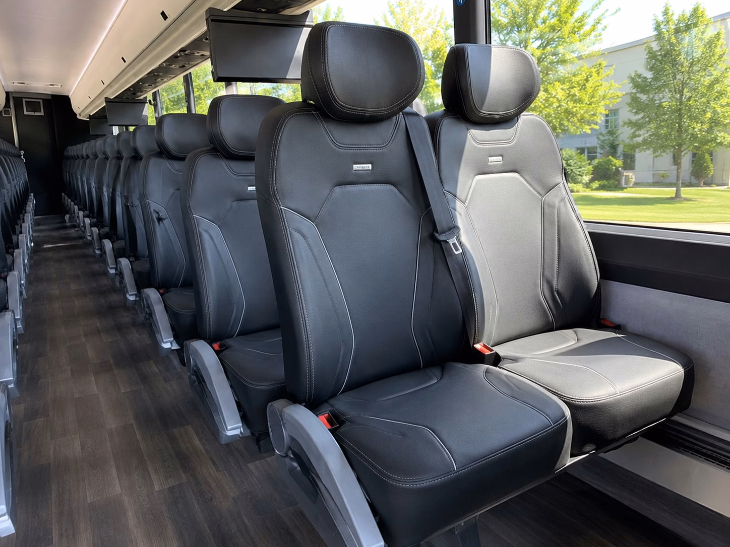 how where and when you re traveling affects washington dc bus rental rates